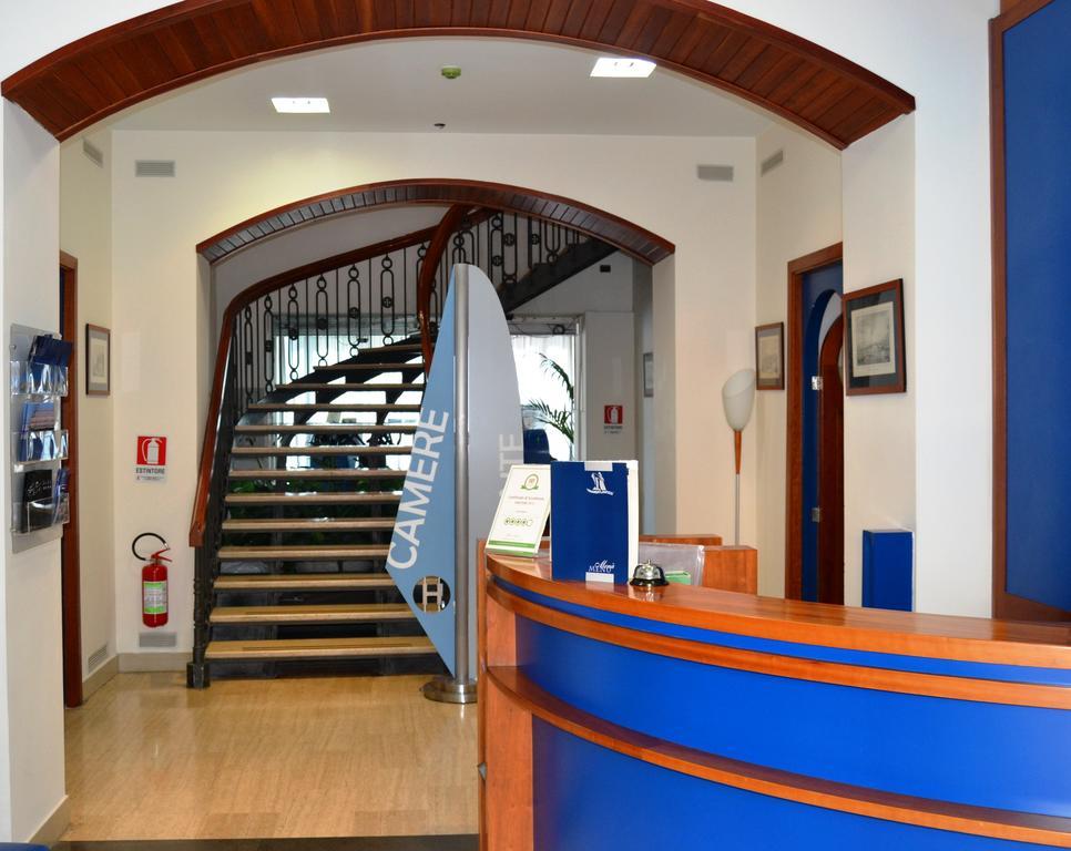 Transatlantico Nápoles Exterior foto